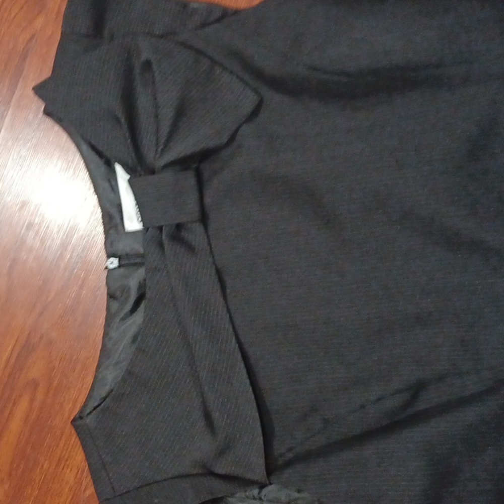 6 For 25 Classic. Black dress with bow